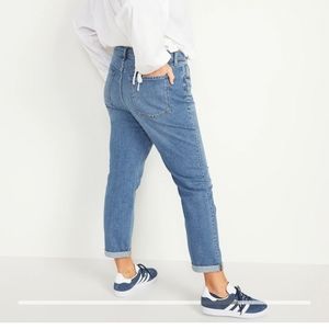 Mid-Rise Medium-Wash Boyfriend Jeans for Women